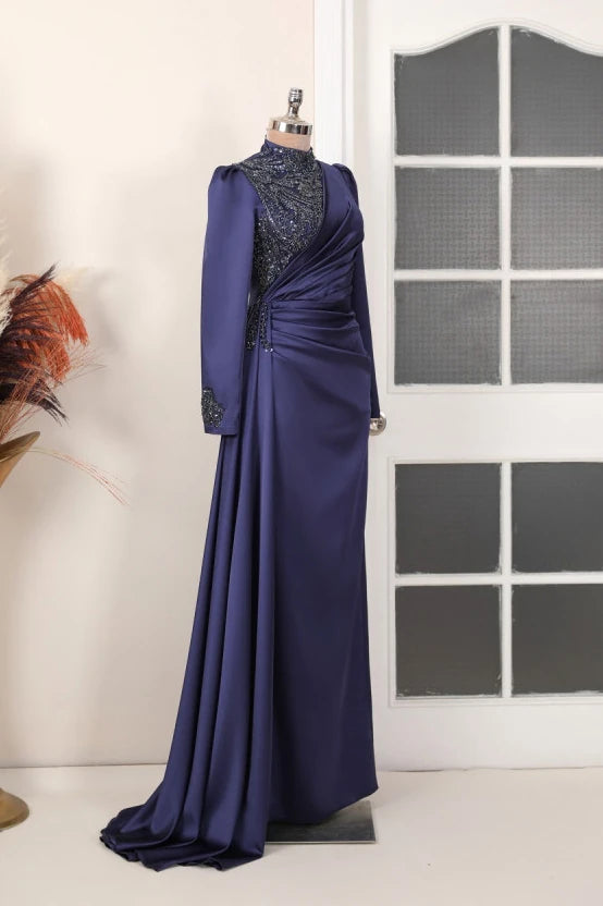 Monica Abiye Lacivert