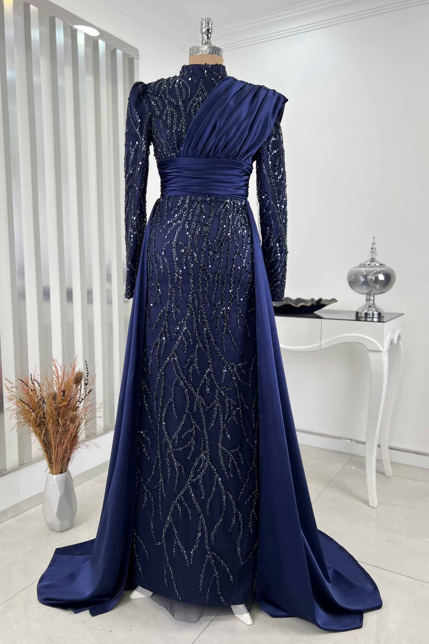 Diana Abiye Lacivert